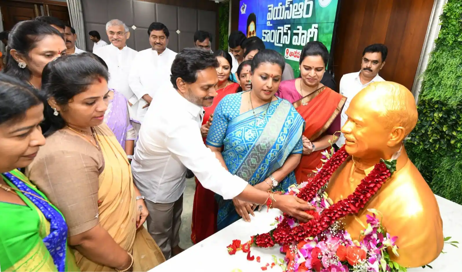 స్థానిక ఎన్నికలకు సిద్ధం కండి.. వైఎస్ జగన్ పిలుపు