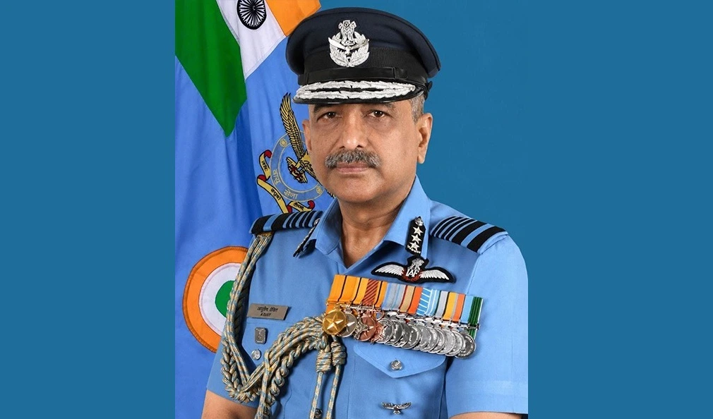 వాయుసేన కొత్త చీఫ్‌గా ఎయిర్ మార్షల్ ఆశుతోష్ దీక్షిత్
