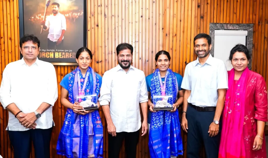 గాయత్రి-ట్రీసా జోడీకి సీఎం రేవంత్ అభినందనలు
