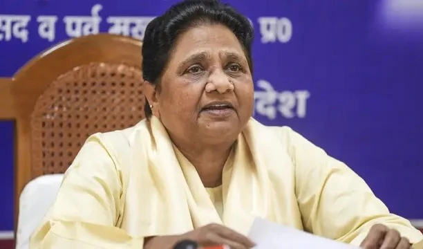 Gen-Z ఉద్యమాలను పార్టీలు హైజాక్ చేస్తున్నాయి: మాయావతి