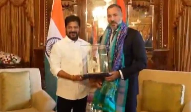 ఫలక్‌నుమా ప్యాలెస్‌లో రహీమ్ అగా ఖాన్‌తో సీఎం రేవంత్ భేటీ