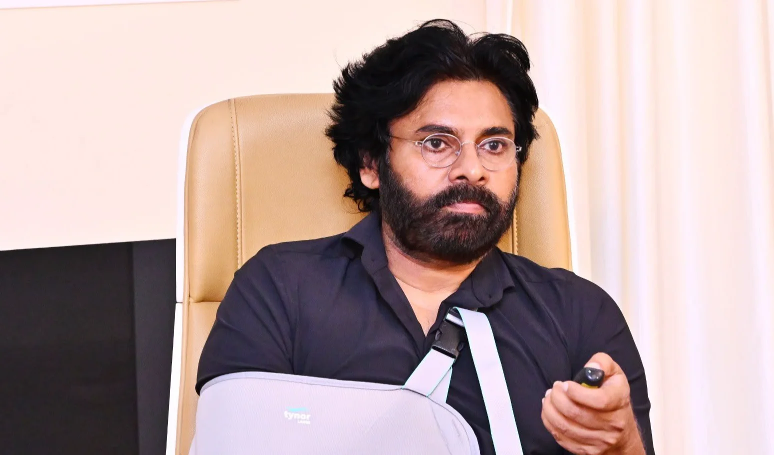 డిప్యూటీ సీఎం పవన్ అధికారిక వాట్సాప్ ఛానల్ ప్రారంభం