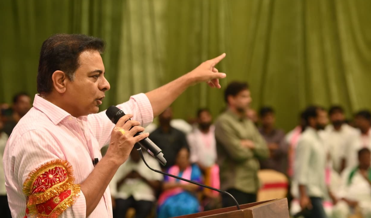 ఆర్‌ఎస్‌ ప్రవీణ్ కుమార్ భద్రత తగ్గింపుపై కేటీఆర్ ఆగ్రహం