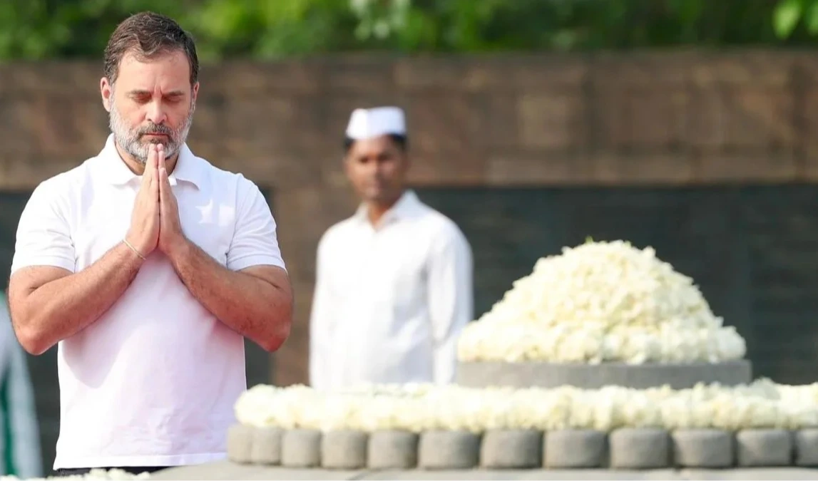 రాజీవ్‌గాంధీ జయంతి.. తండ్రికి రాహుల్‌ నివాళి