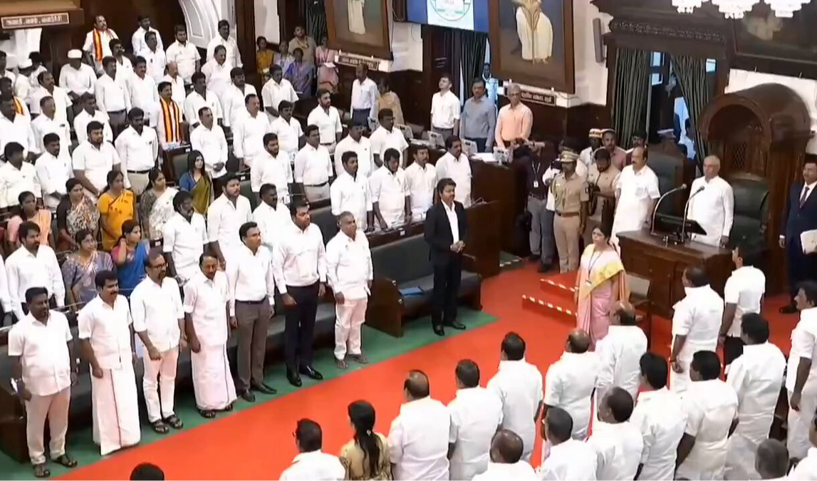 తమిళనాడు అసెంబ్లీలో చారిత్రక జాతీయ గీత ఘట్టం
