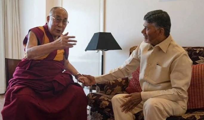 దలైలామా సేవలను కొనియాడిన సీఎం చంద్రబాబు నాయుడు