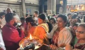 మైసూర్ చాముండేశ్వరి ఆలయంలో భక్తుల సందడి