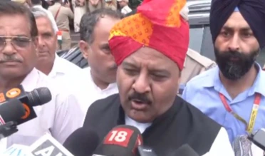 జమ్మూకశ్మీర్‌కు రాష్ట్ర హోదా ఇవ్వాలని డిమాండ్