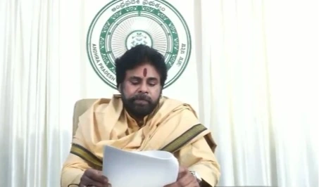 డీసీఎం పవన్ హెచ్చరిక.. సోషల్ మీడియాపై కొత్త చట్టం!