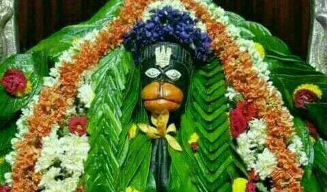 ఆంజనేయస్వామికి తమలపాకుల మాల ఎందుకు వేస్తారు?