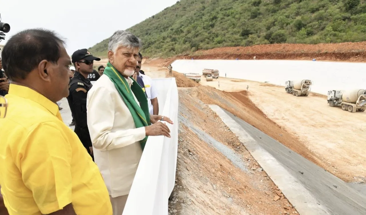 వెలిగొండ జలసిరులతో ప్రకాశం అభివృద్ధి-సీఎం చంద్రబాబు
