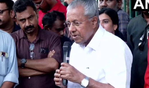 మాధ్యమం ఉద్యోగుల సమస్యలు పరిష్కరించాలి-పినరయి విజయన్