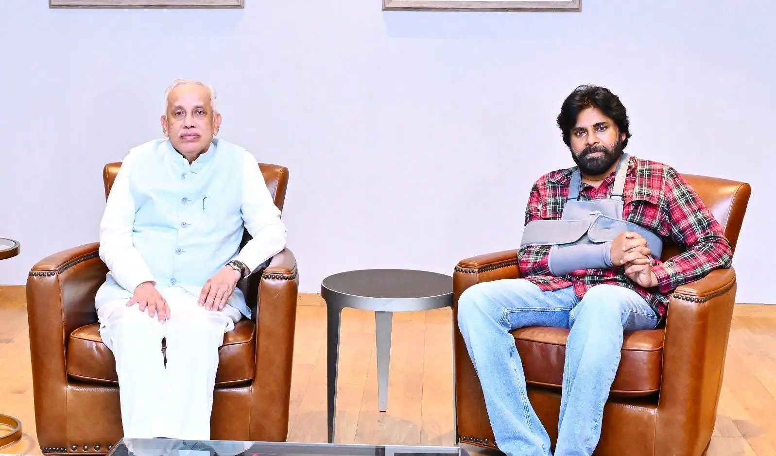 ఏపీ డిప్యూటీ సీఎం పవన్‌ను పరామర్శించిన ఏపీ గవర్నర్