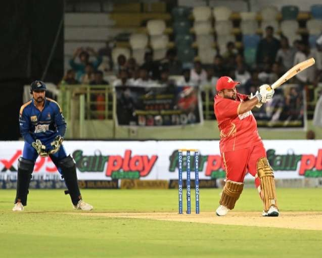 Celebrity Cricket League : సంగీతంతో పాటు క్రికెట్‌లోనూ సత్తా చాటుతున్న ఎస్. తమన్
