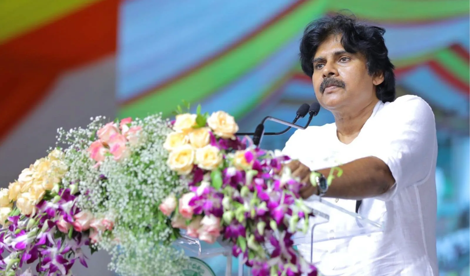 తాగునీటి విషయంలో రాజకీయాలకు తావులేదు: పవన్ కళ్యాణ్