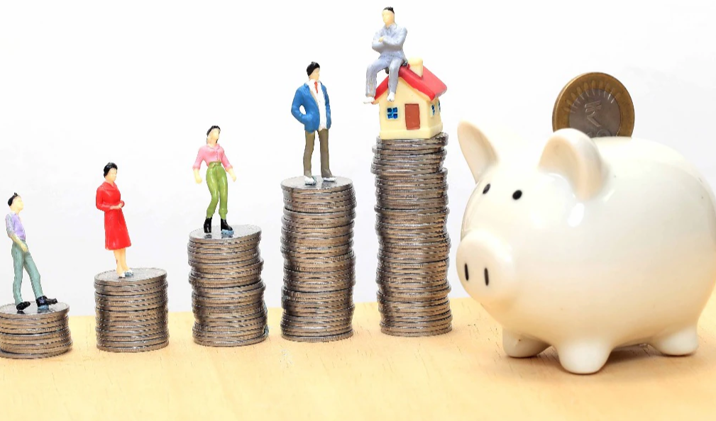 Sukanya Samriddhi Yojana  : సుకన్య సమృద్ధి యోజన vs గోల్డ్ ఫండ్లు: తల్లిదండ్రులలో పెరుగుతున్న కొత్త ట్రెండ్