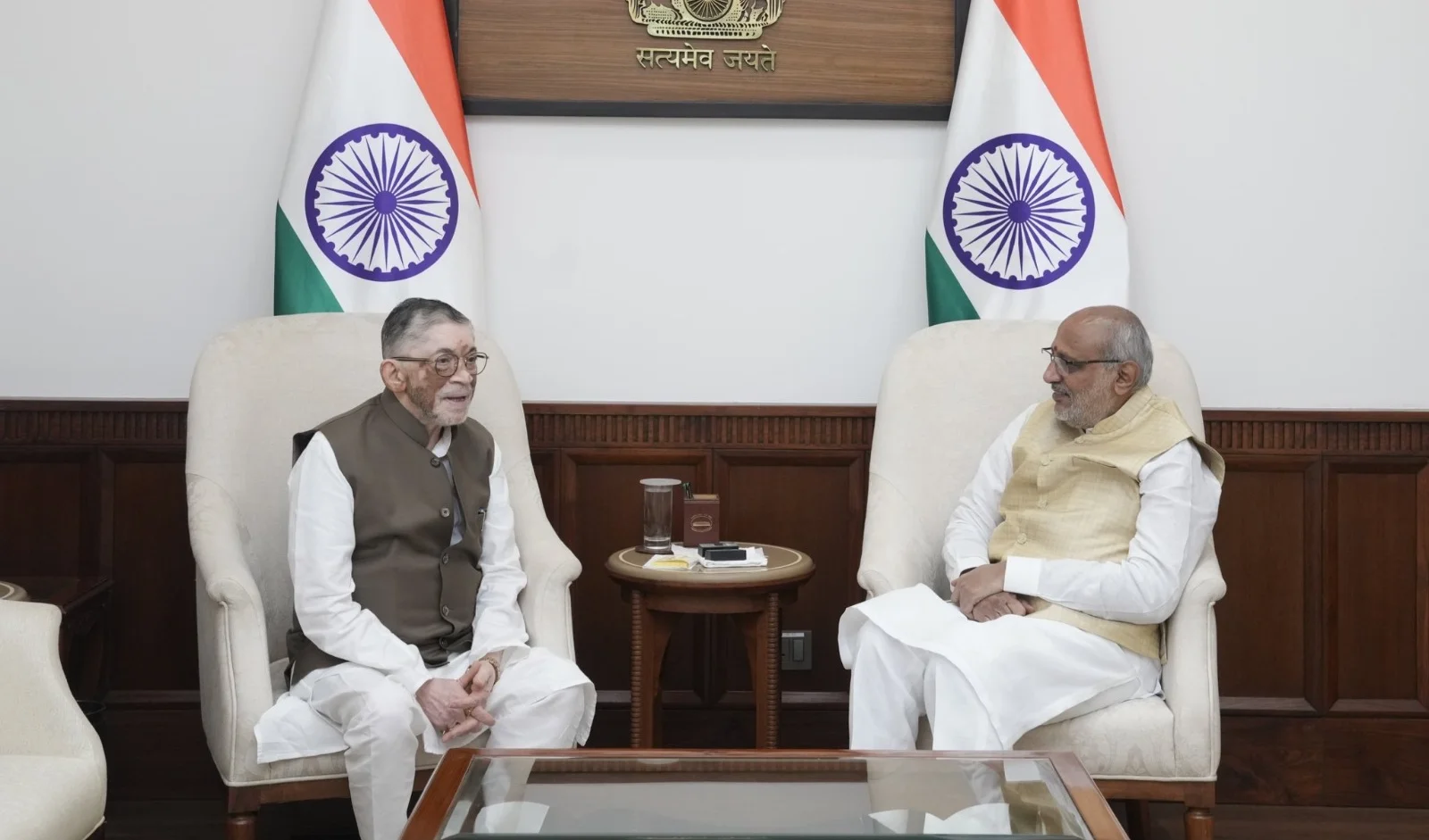 ఉపరాష్ట్రపతిని కలిసిన ఝార్ఖండ్ గవర్నర్