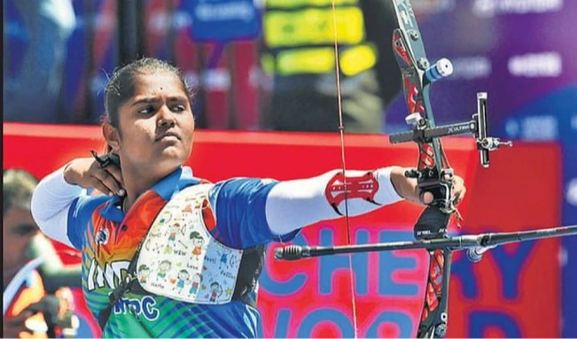 రికర్వ్ ఆర్చరీలో కుంకుమ్ మొహోడ్‌కు ఘన విజయం.