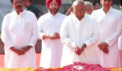 లాల్ బహదూర్ శాస్త్రి జయంతి- విజయ్ ఘాట్ వద్ద ఖర్గే నివాళి