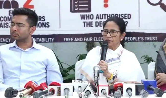 SIRపై మమతా బెనర్జీ తీవ్ర ఆరోపణలు.. ఈసీపై విమర్శలు