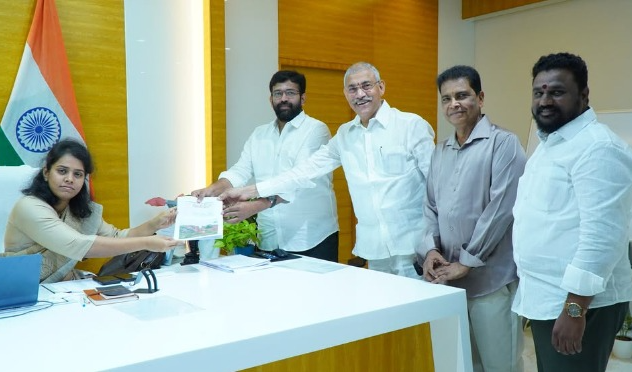 అక్రమ మట్టి తవ్వకాలపై కలెక్టర్‌కు వైసీపీ ఫిర్యాదు