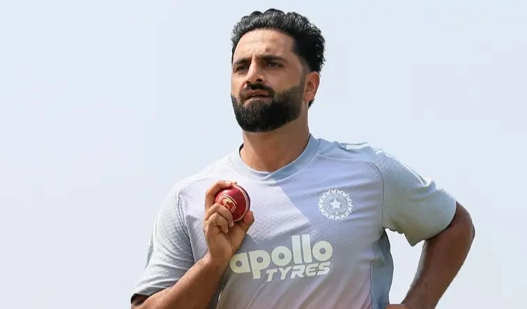 బుమ్రా స్థానంలో ఆకిబ్ నబీకి భారత జట్టులో చోటు