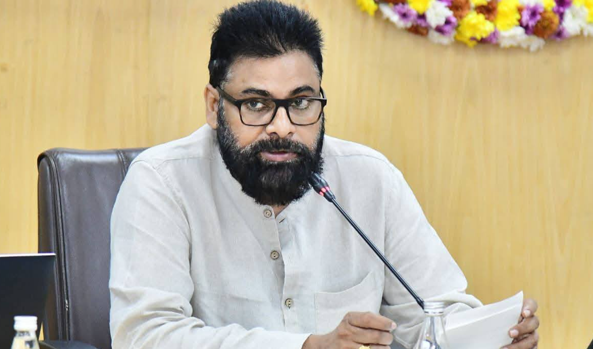 Deputy Chief Minister Pawan kalyan  Addresses Ministers and Secretaries’ Meeting :  ఆర్థిక ఇబ్బందులు ఉన్నా అభివృద్ధిపై రాజీ లేదు: ఉప ముఖ్యమంత్రి పవన్ కళ్యాణ్