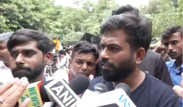 ధర్మేంద్ర ప్రధాన్ రాజీనామా చేయాలి: అభిజీత్ దీప్కే