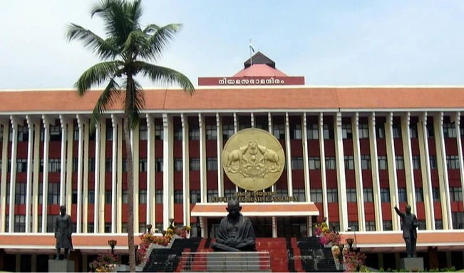 కేరళ అసెంబ్లీలో ఆరోగ్య రంగంపై వాడీవేడి చర్చ
