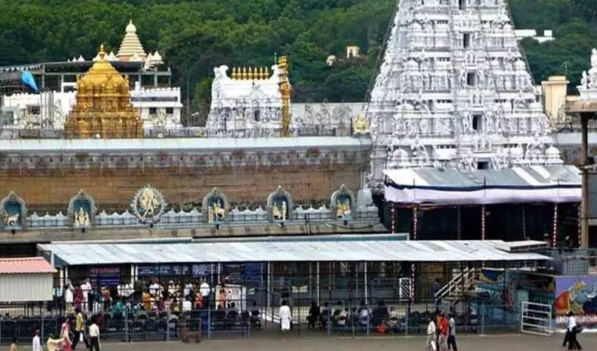 Benefits of Visiting a Temple గుడికి వెళ్లడం వల్ల కలిగే ప్రయోజనాలు