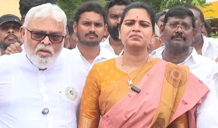 అమరావతి రీడిజైన్‌పై వైసీపీ ఆగ్రహం