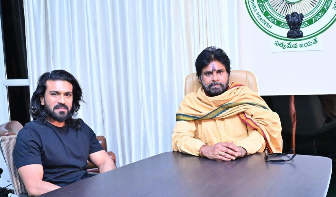 పవన్ కళ్యాణ్‌ను కలిసిన రామ్ చరణ్