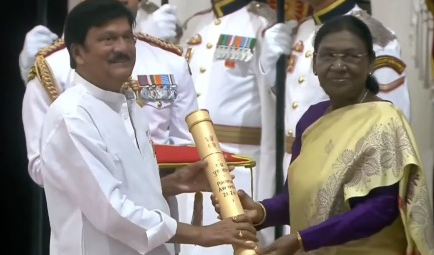 నటుడు రాజేంద్ర ప్రసాద్‌కు పద్మశ్రీ