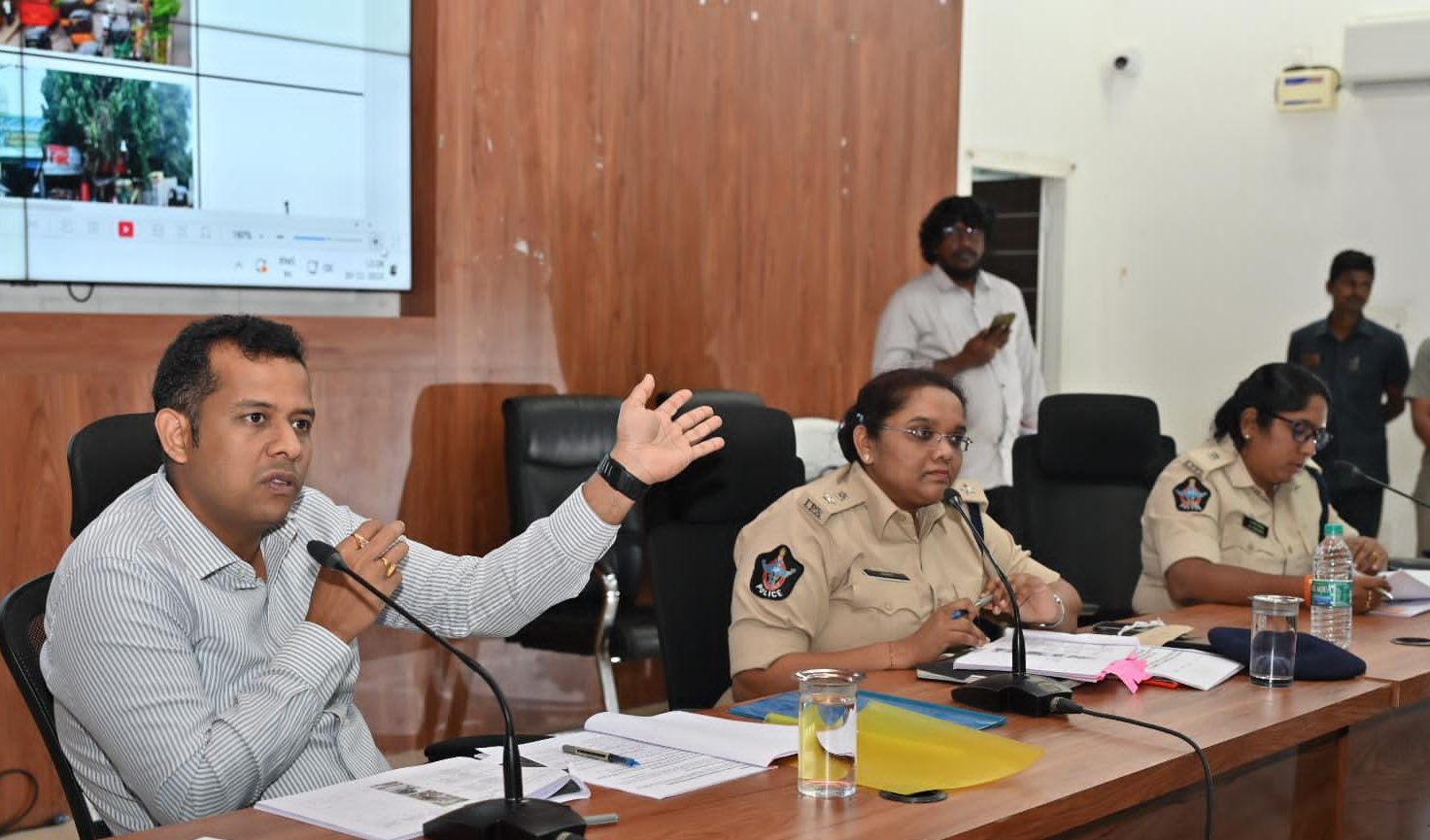 Nellor: రోడ్డు ప్రమాదాల నుంచి ప్రజలను కాపాడడమే ప్రధాన లక్ష్యం .... నెల్లూరు జిల్లా కలెక్టర్‌ హిమాన్షు శుక్ల