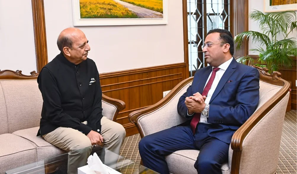 ఢాకాలో బంగ్లా విదేశాంగ సలహాదారుతో భారత హైకమిషనర్ భేటీ