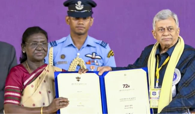 అనంత్ నాగ్‌కు దాదాసాహెబ్ ఫాల్కే అవార్డు ప్రదానం