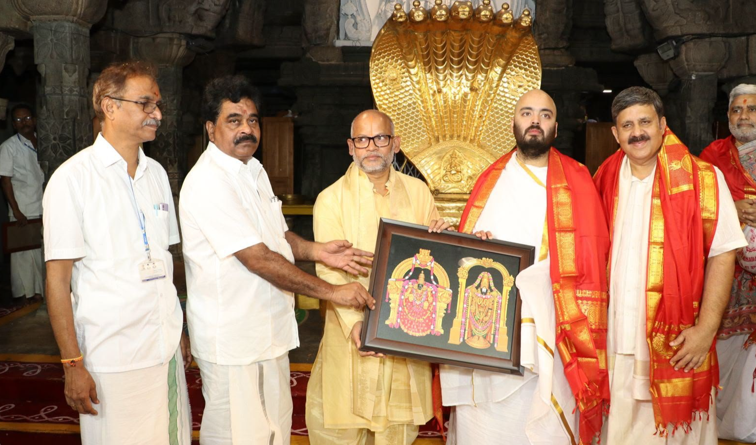 తిరుమలకు అనంత్ అంబానీ భారీ కానుక..25 ఎలక్ట్రిక్ బస్సులు