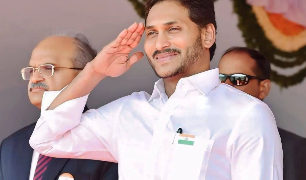 స్వాతంత్ర్య దినోత్సవ శుభాకాంక్షలు తెలిపిన జగన్