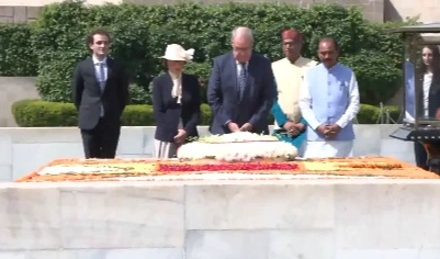 రాజ్‌ఘాట్‌లో గాంధీకి నివాళులర్పించిన స్విస్ అధ్యక్షుడు