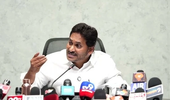 625 మండలాల్లో వర్షపాత లోటు.. జగన్ కీలక వ్యాఖ్యలు