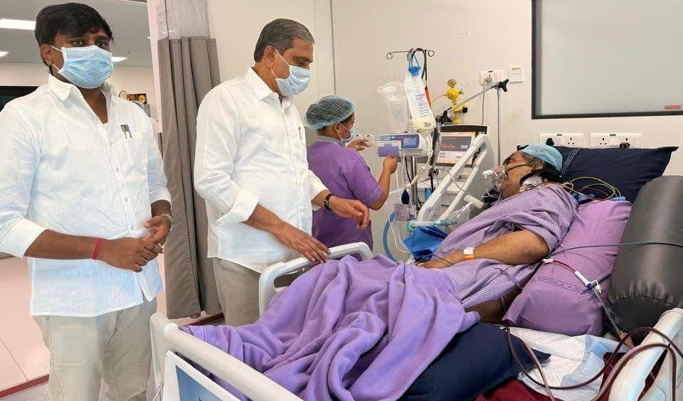 ముద్రగడను పరామర్శించిన సజ్జల రామకృష్ణారెడ్డి