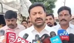 పులివెందులలో బాధితుల ఇళ్లను పరిశీలించిన అవినాష్ రెడ్డి