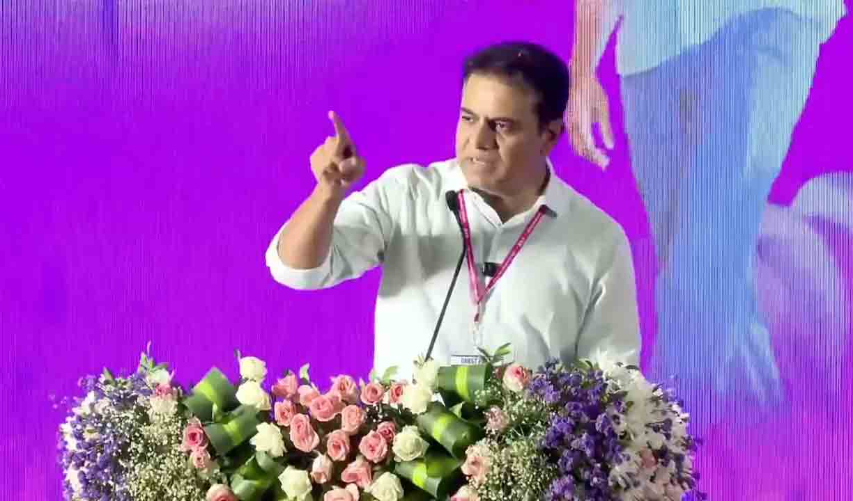 రైతులను కాంగ్రెస్ ప్రభుత్వం మోసం చేస్తోంది: కేటీఆర్