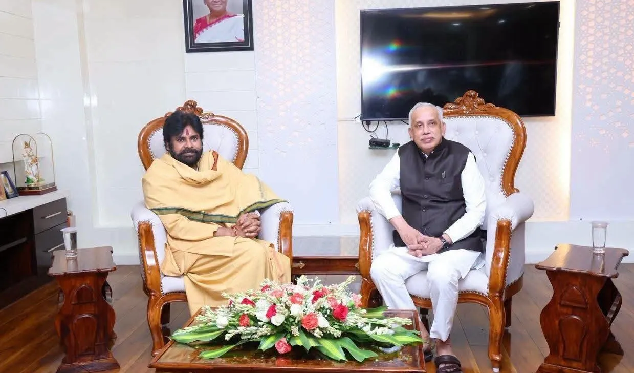 ఏపీ గవర్నర్‌ను కలిసిన డిప్యూటీ సీఎం పవన్ కళ్యాణ్